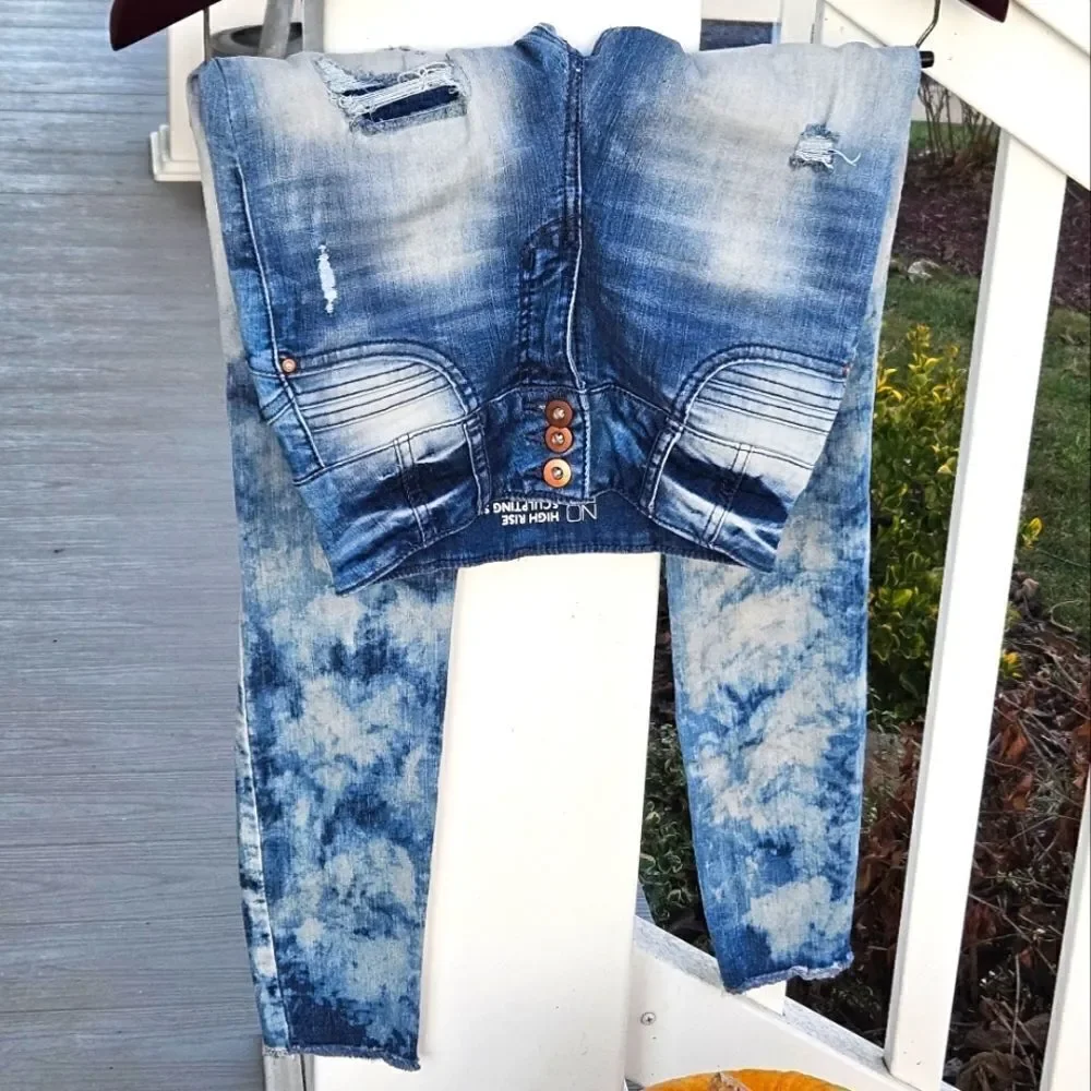 NOBO No Boundaries High Rise Sculpting Skinny Jean Distressed new no tags Size 3